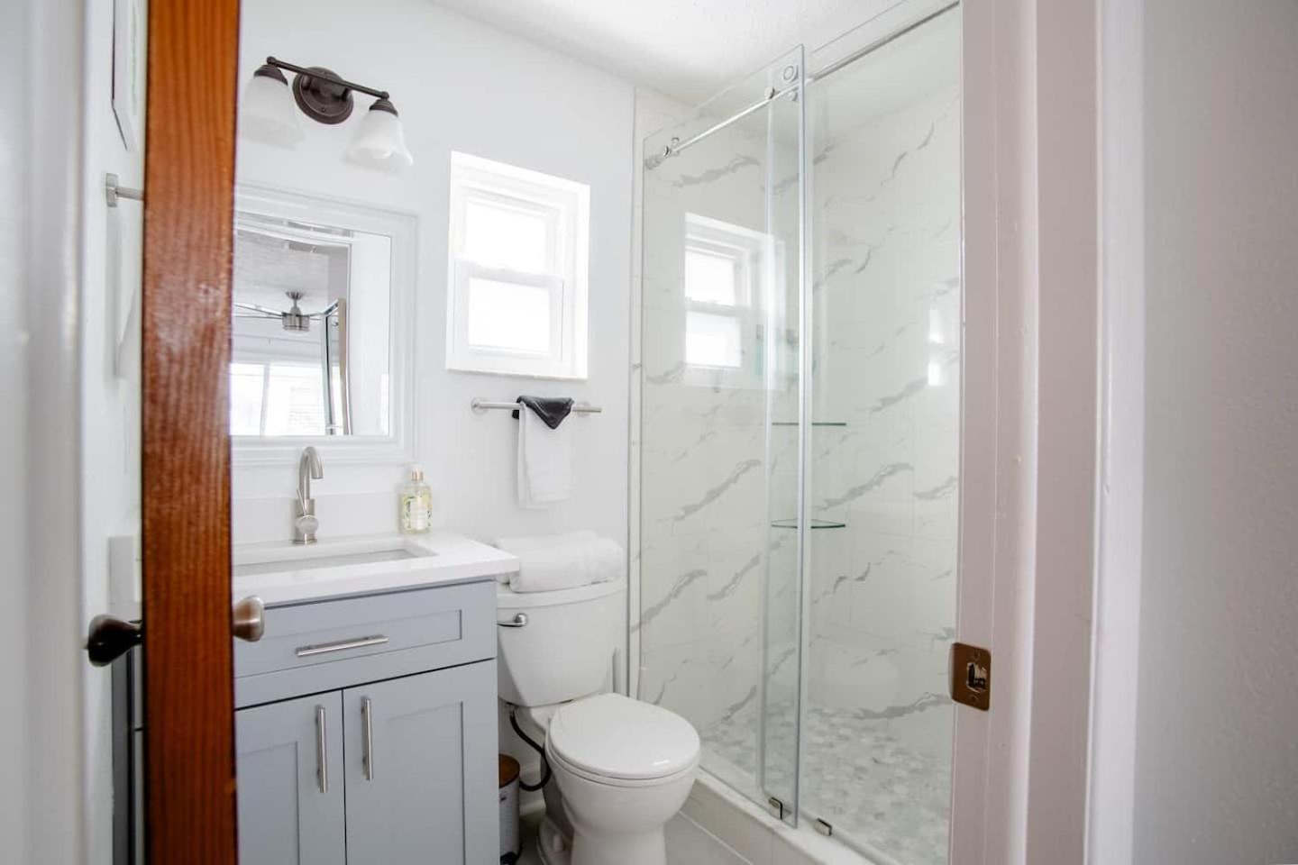 Walk Everywhere! 1-Bedroom Gem In Downtown Hub New Port Richey Ngoại thất bức ảnh