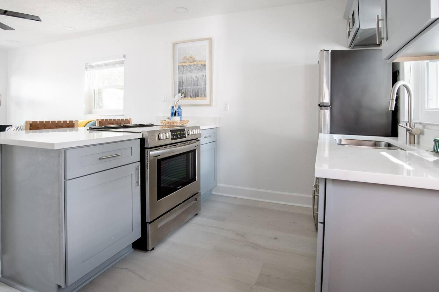 Walk Everywhere! 1-Bedroom Gem In Downtown Hub New Port Richey Ngoại thất bức ảnh