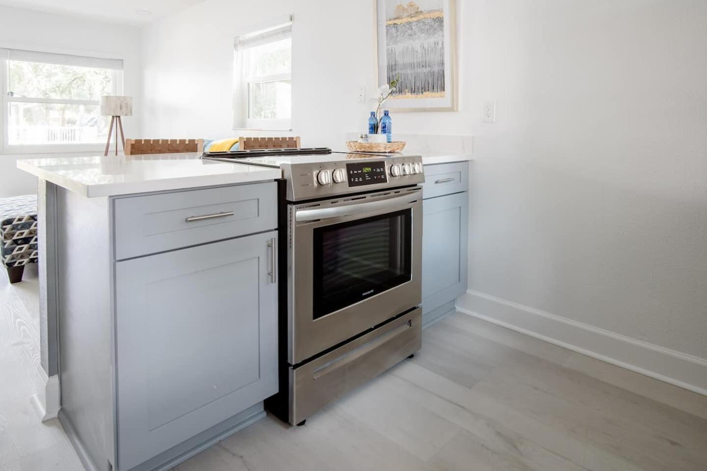 Walk Everywhere! 1-Bedroom Gem In Downtown Hub New Port Richey Ngoại thất bức ảnh