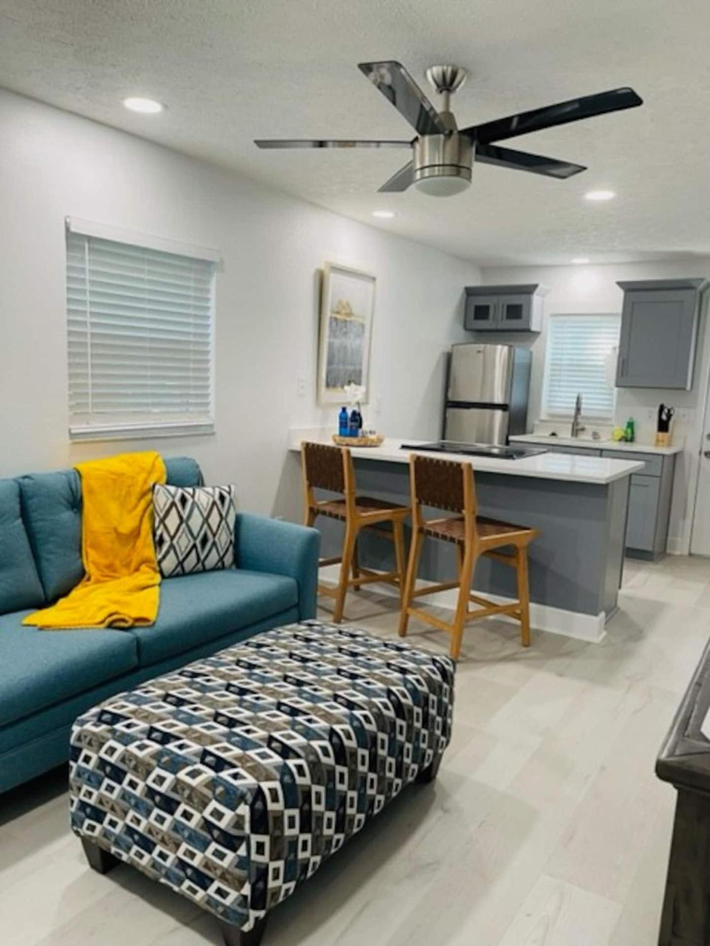 Walk Everywhere! 1-Bedroom Gem In Downtown Hub New Port Richey Ngoại thất bức ảnh