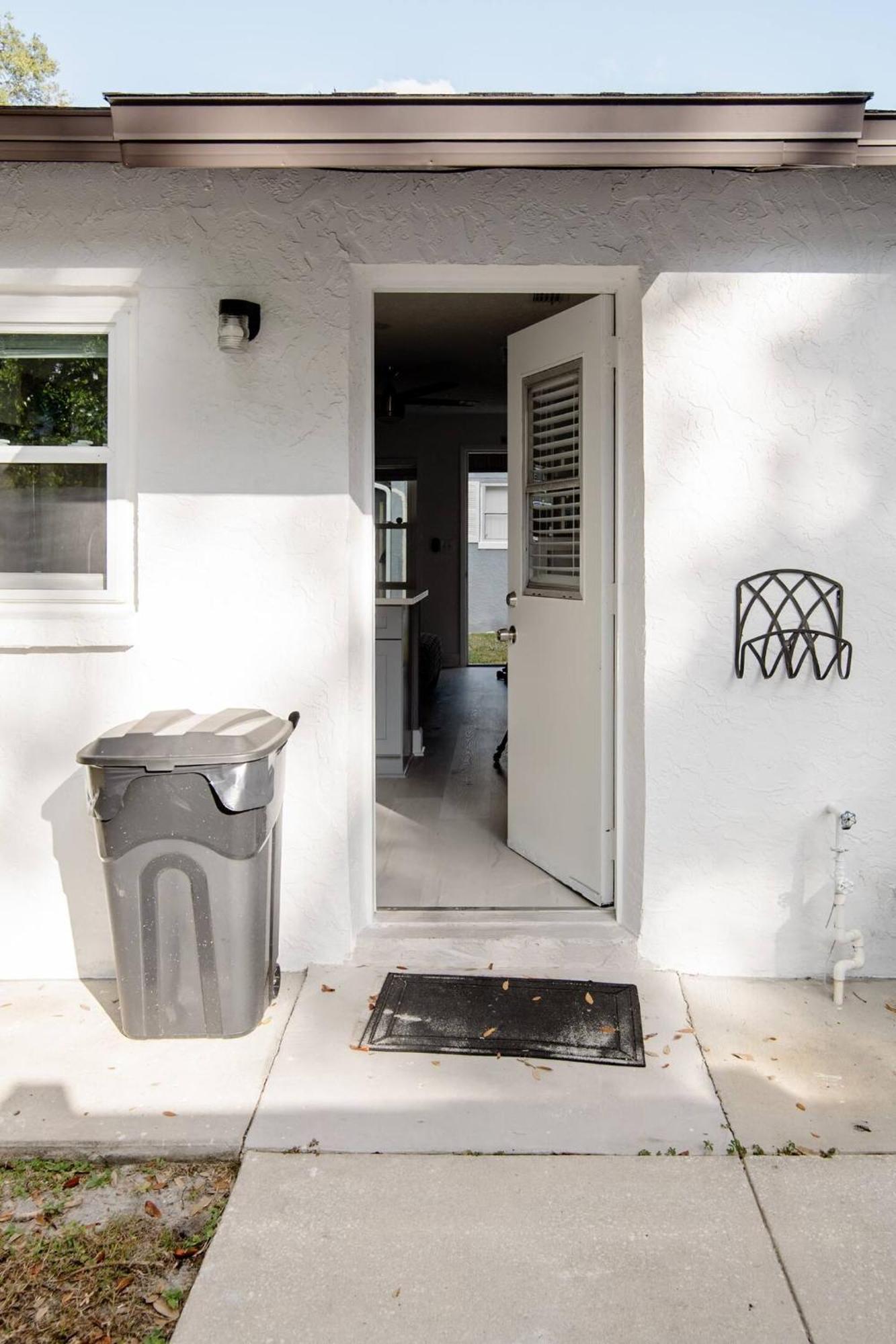Walk Everywhere! 1-Bedroom Gem In Downtown Hub New Port Richey Ngoại thất bức ảnh