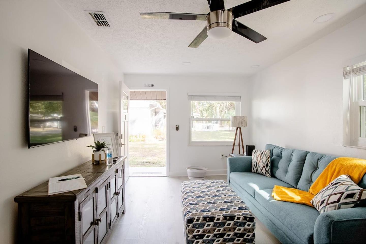 Walk Everywhere! 1-Bedroom Gem In Downtown Hub New Port Richey Ngoại thất bức ảnh
